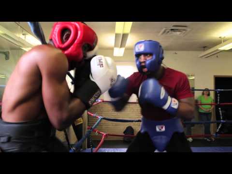 Professional Boxer Chris Pearson Hand Pads & Sparring Session