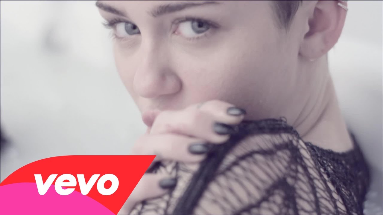 Miley Cyrus – Adore You [NSFW]