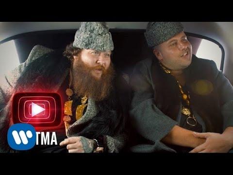 Action Bronson Feat. Chance The Rapper – Baby Blue